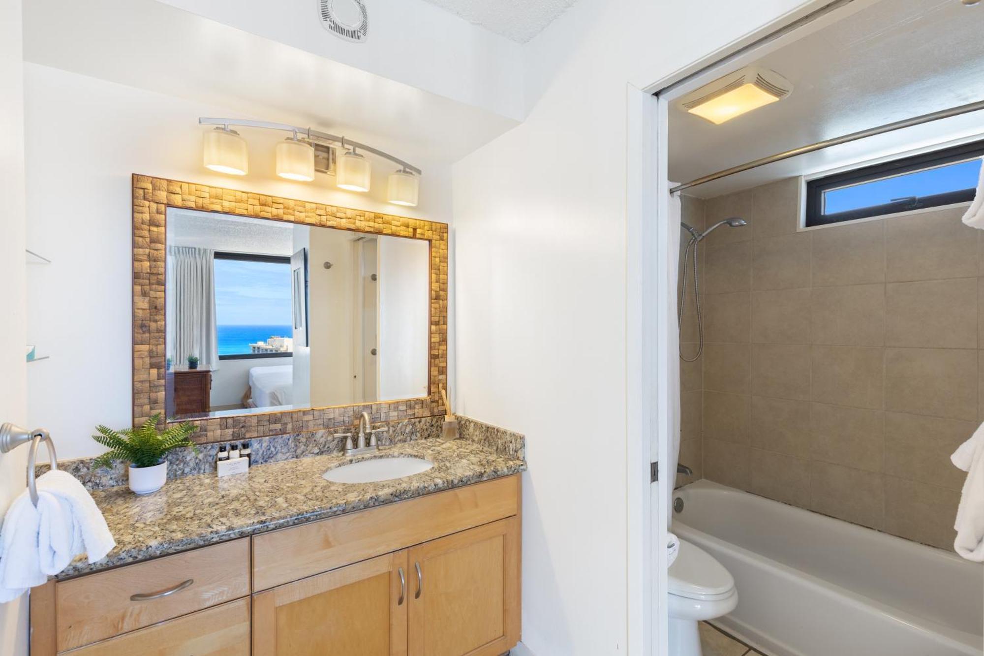 Beautifully Renovated 32Nd Floor Deluxe Ocean View Waikiki Condo Condo Honolulu Eksteriør bilde