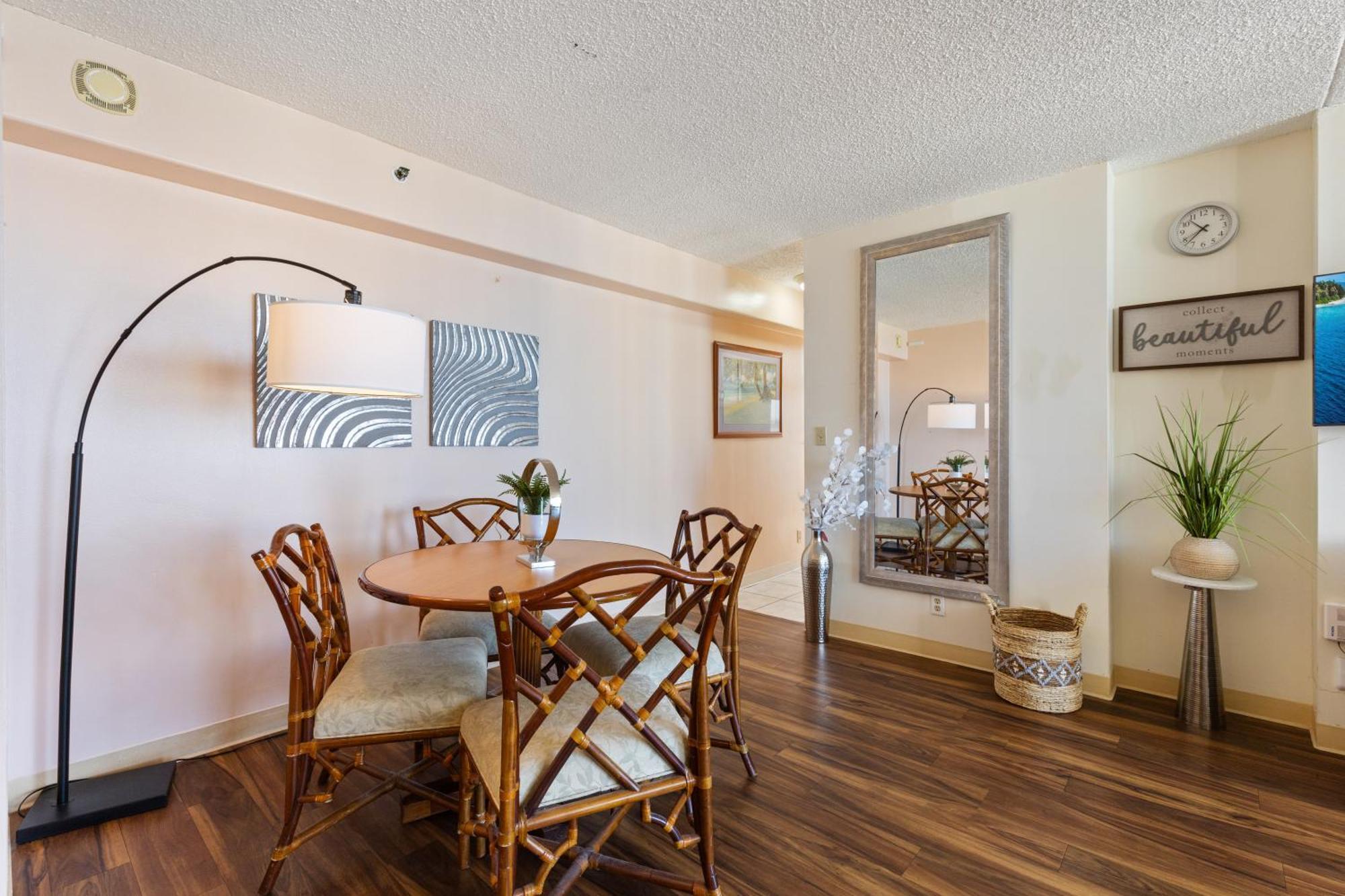 Beautifully Renovated 32Nd Floor Deluxe Ocean View Waikiki Condo Condo Honolulu Eksteriør bilde
